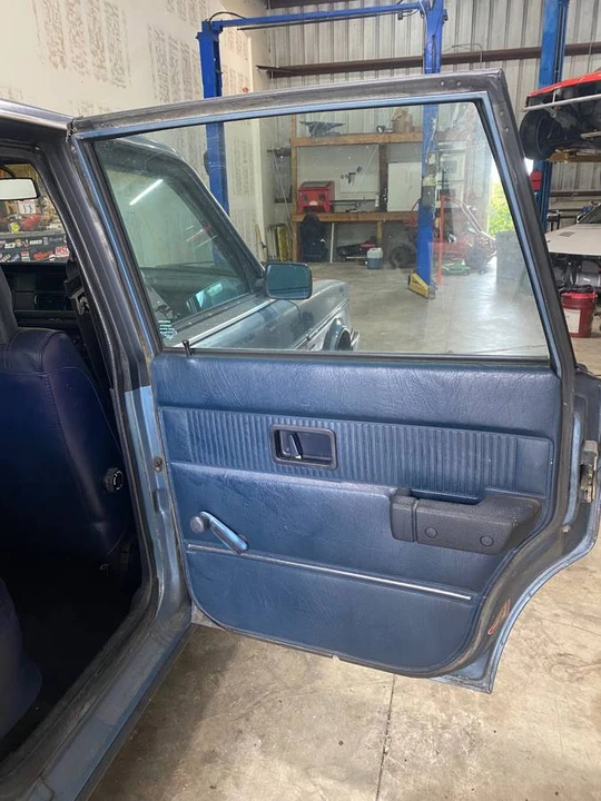 1985 Volvo 245 - Image 15 of 22