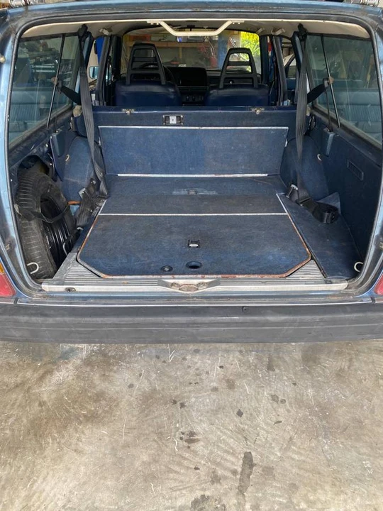 1985 Volvo 245 - Image 7 of 22