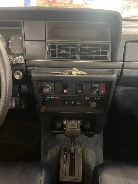 1985 Volvo 245 - Image 12 of 22