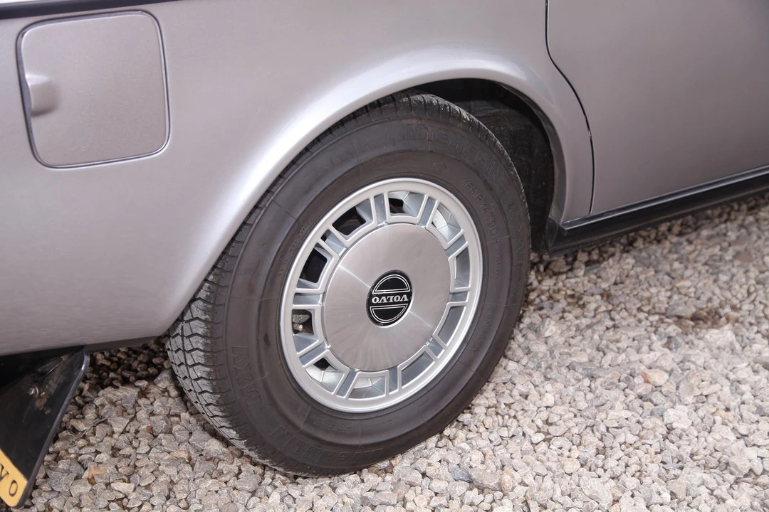 1985 Volvo 245 - Image 27 of 30