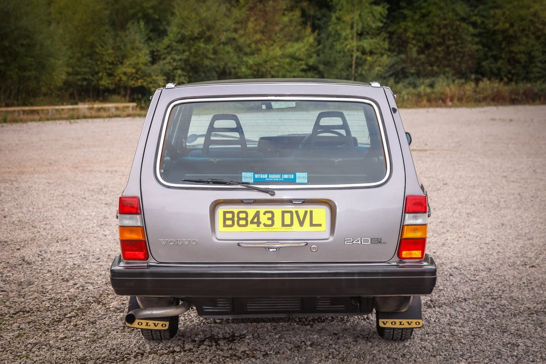 1985 Volvo 245 - Image 24 of 30