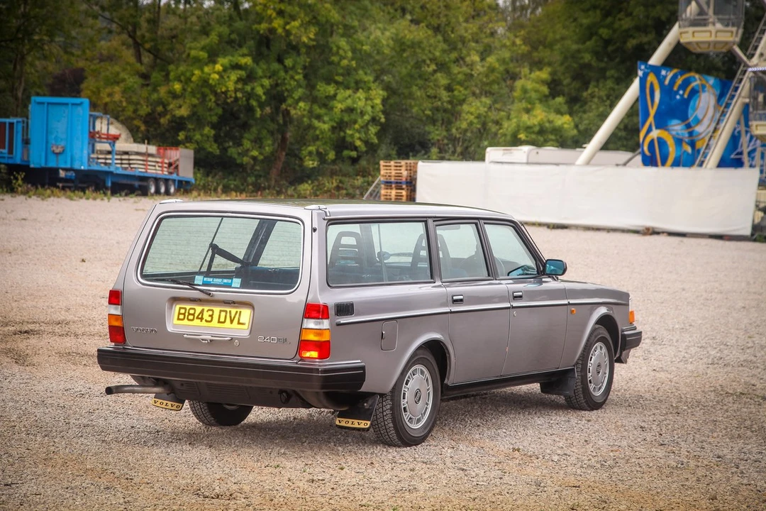 1985 Volvo 245 - Image 19 of 30