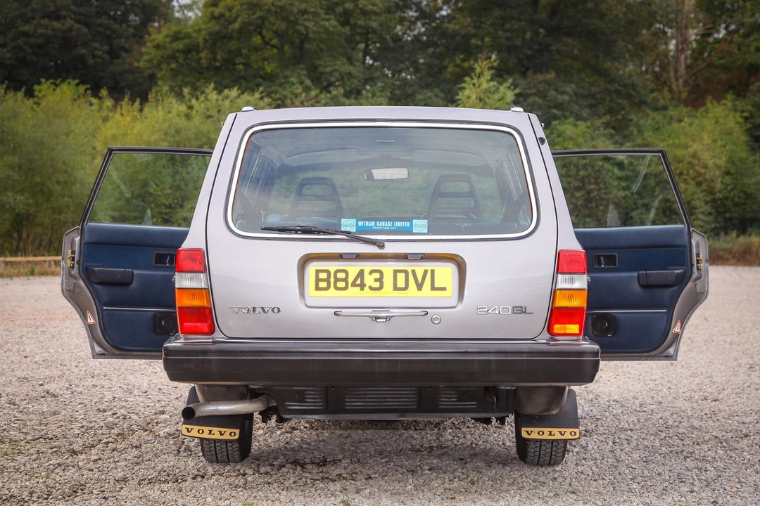 1985 Volvo 245 - Image 25 of 30
