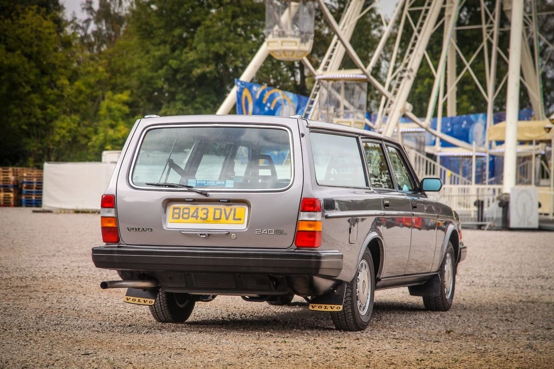 1985 Volvo 245 - Image 18 of 30