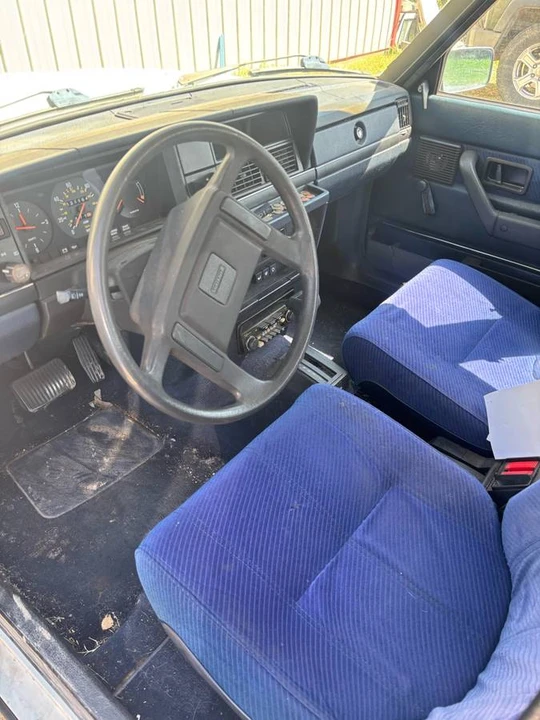 1985 Volvo 244 - Image 6 of 11