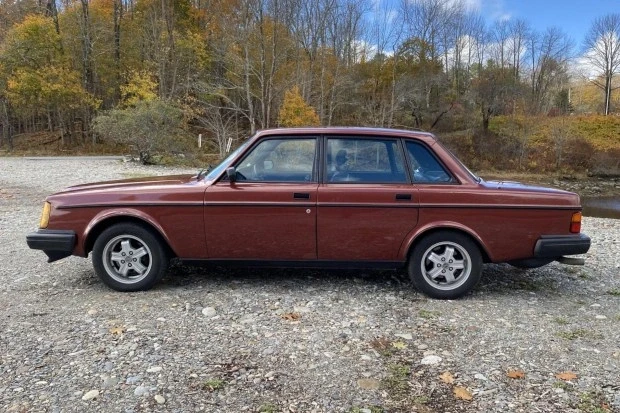1985 Volvo 244 - Image 3 of 8