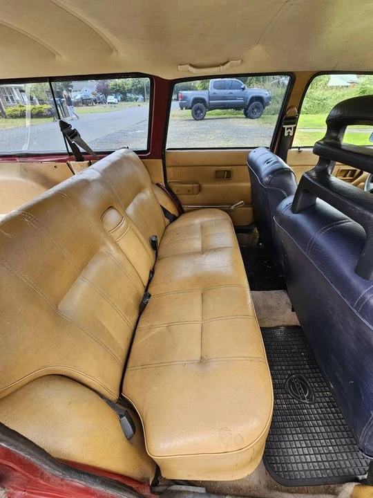 1985 Volvo 245 - Image 10 of 11