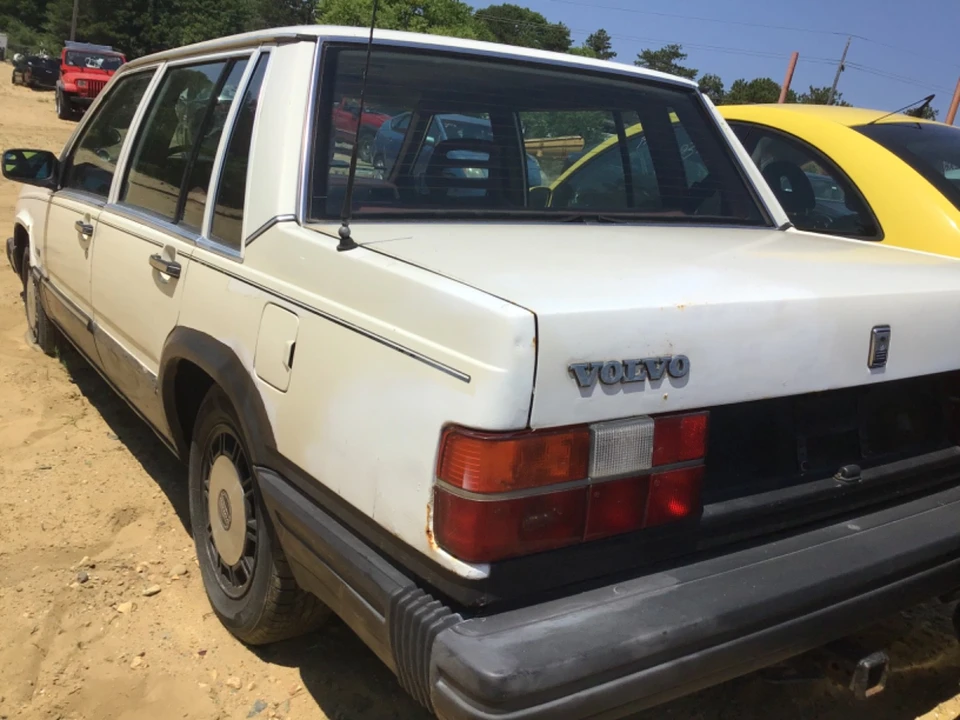 1985 Volvo 740 - Image 13 of 31