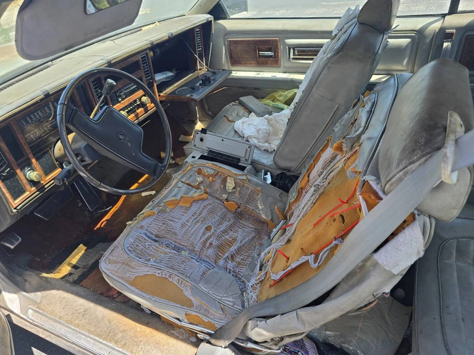1985 Buick Riviera 4th-7th Gen - Image 6 of 7