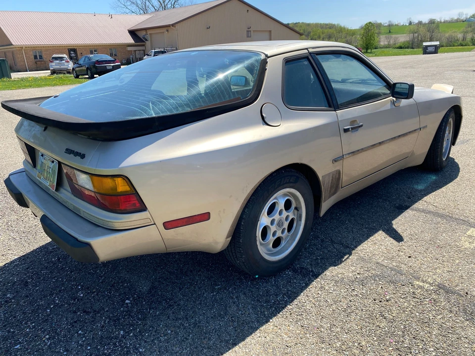 1985 Porsche 944 - Image 3 of 11