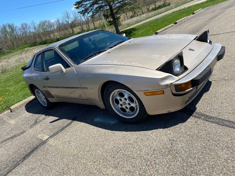 1985 Porsche 944 - Image 4 of 11