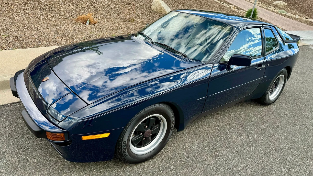1985 Porsche 944 - Image 4 of 31