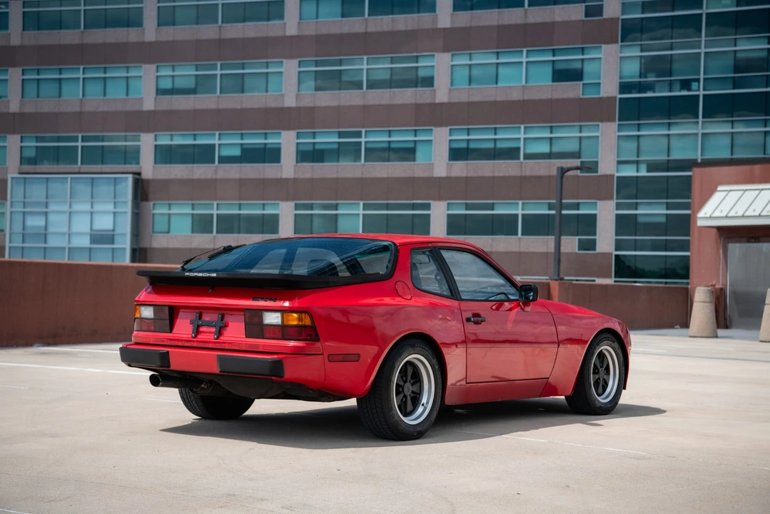 1985 Porsche 944 - Image 24 of 31