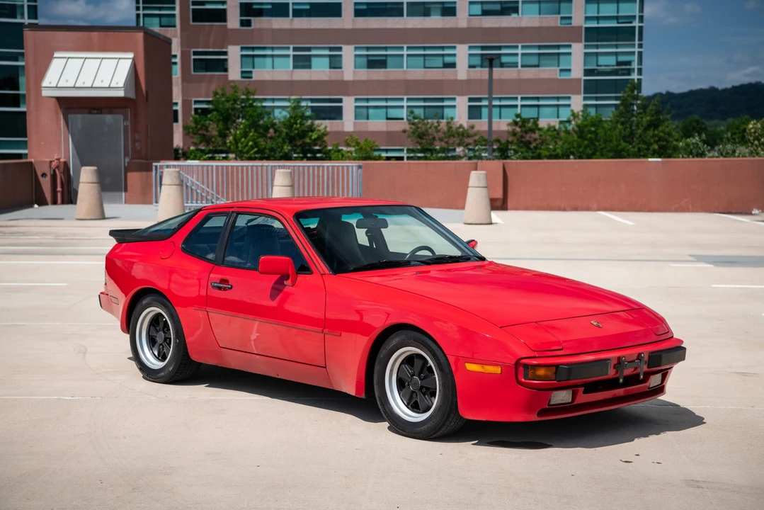 1985 Porsche 944 - Image 13 of 31