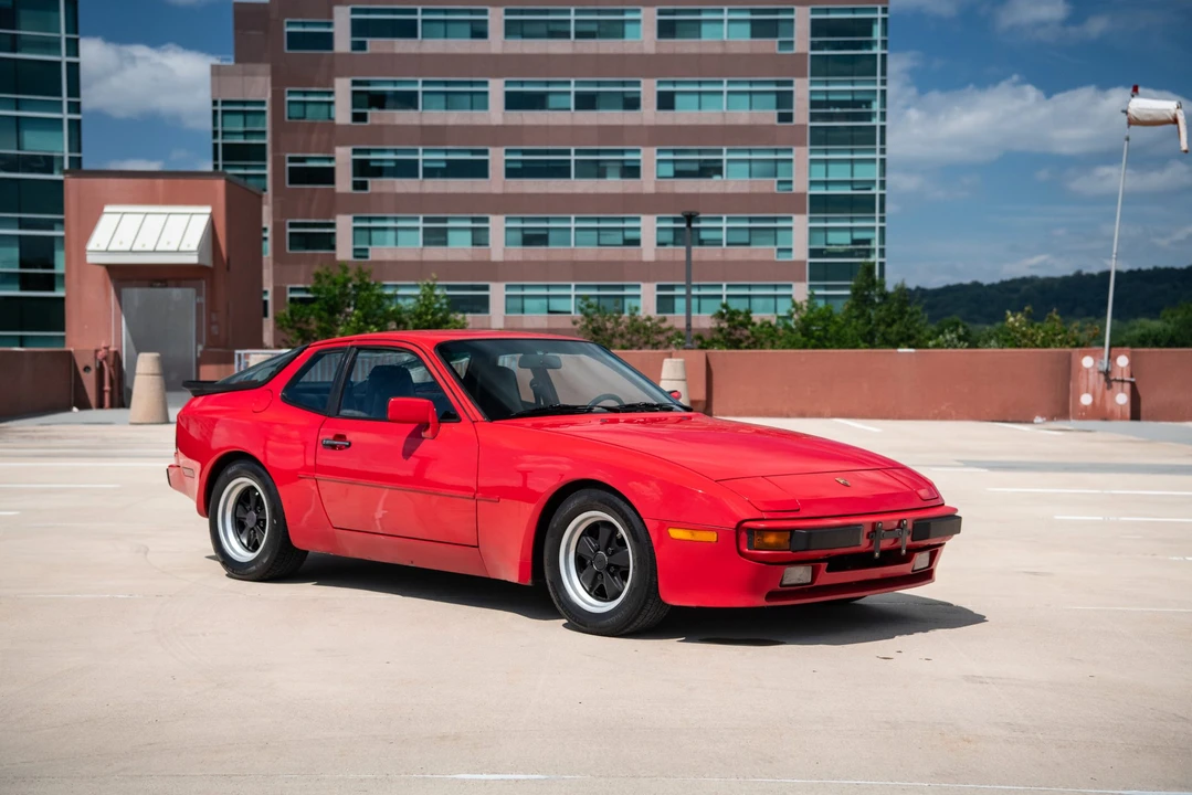 1985 Porsche 944 - Image 17 of 31