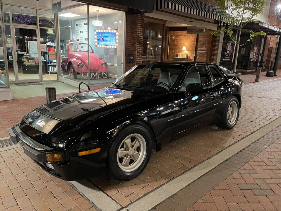 1985 Porsche 944 - Image 14 of 31