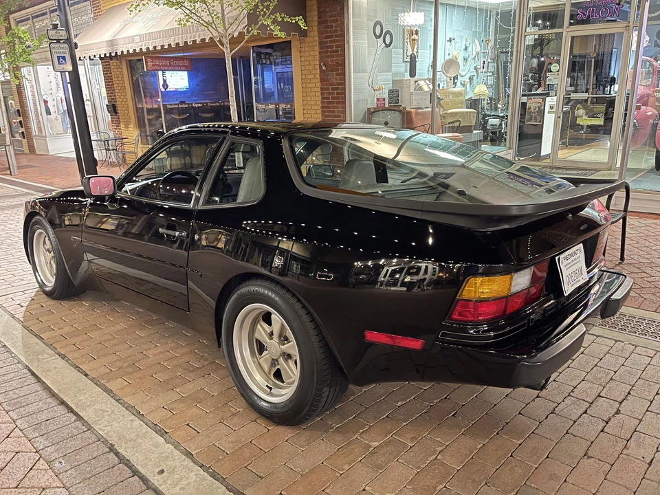 1985 Porsche 944 - Image 20 of 31