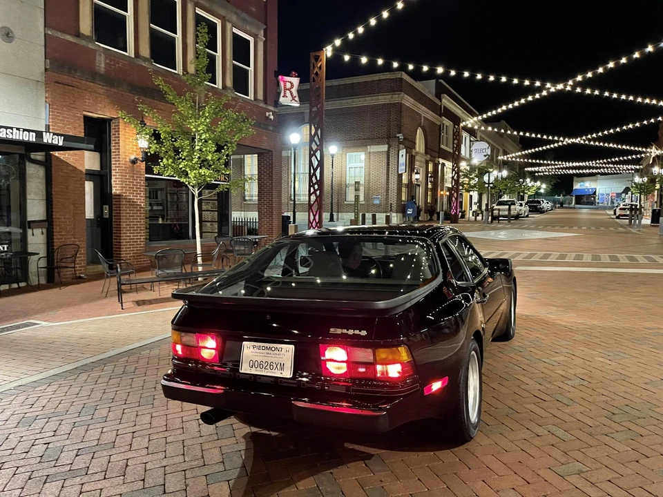 1985 Porsche 944 - Image 27 of 31