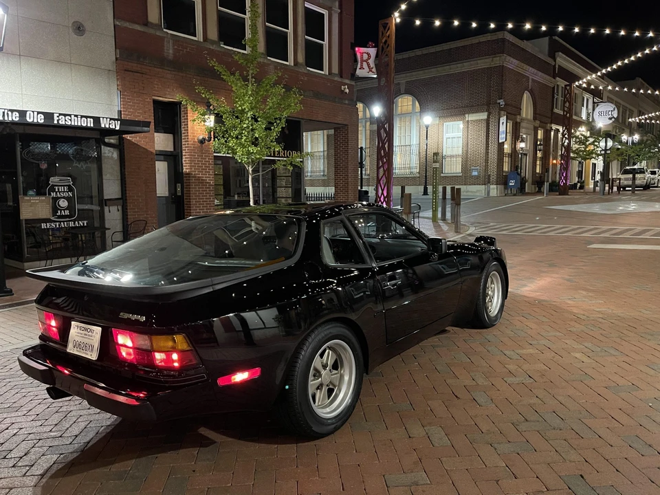 1985 Porsche 944 - Image 28 of 31