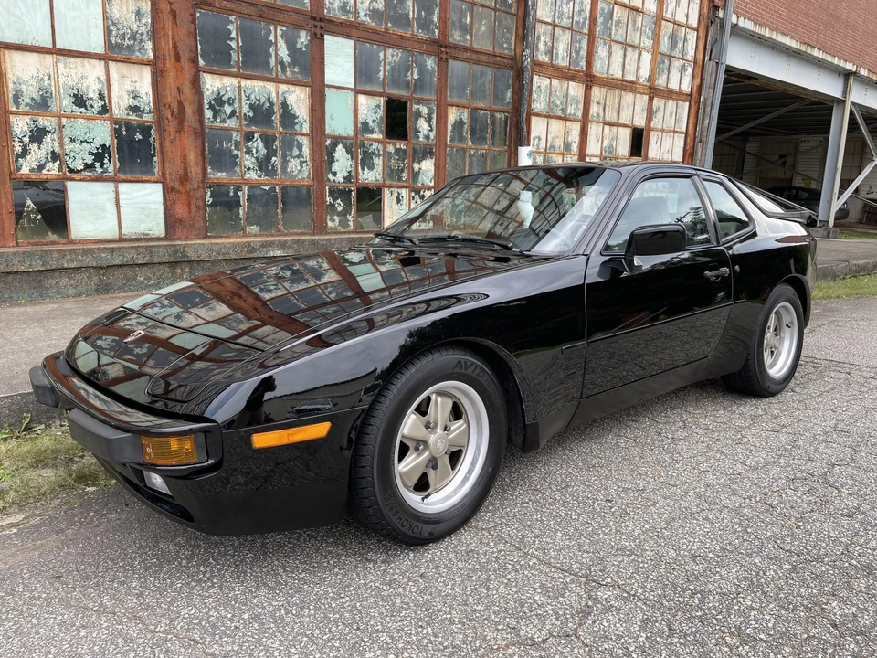 1985 Porsche 944 - Image 3 of 31
