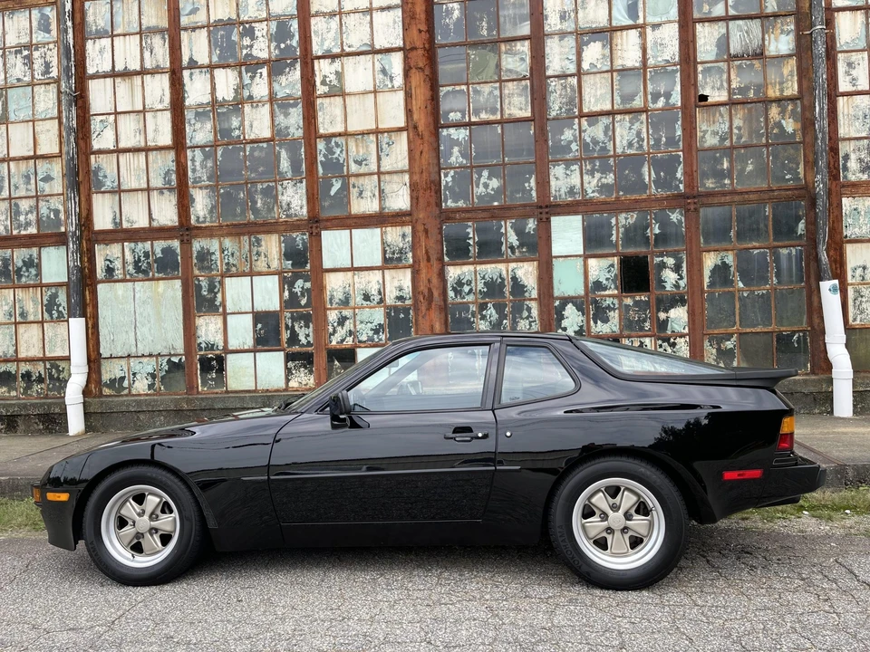1985 Porsche 944 - Image 5 of 31