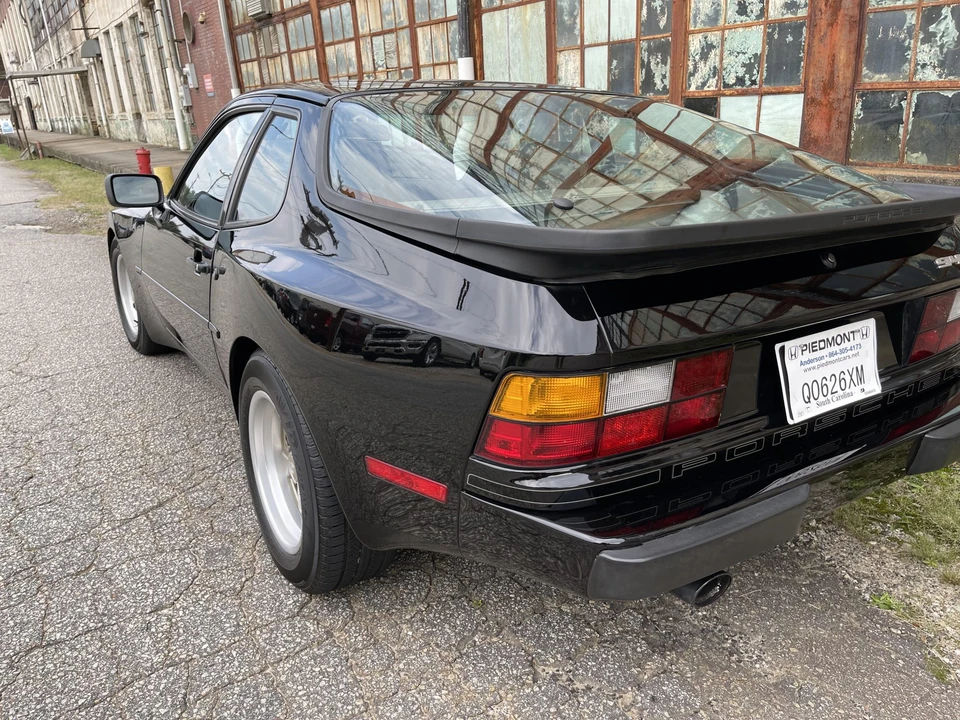 1985 Porsche 944 - Image 8 of 31