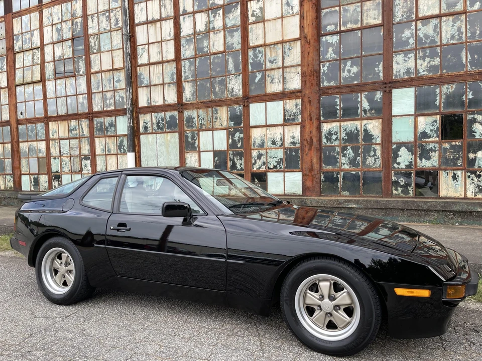 1985 Porsche 944 - Image 13 of 31