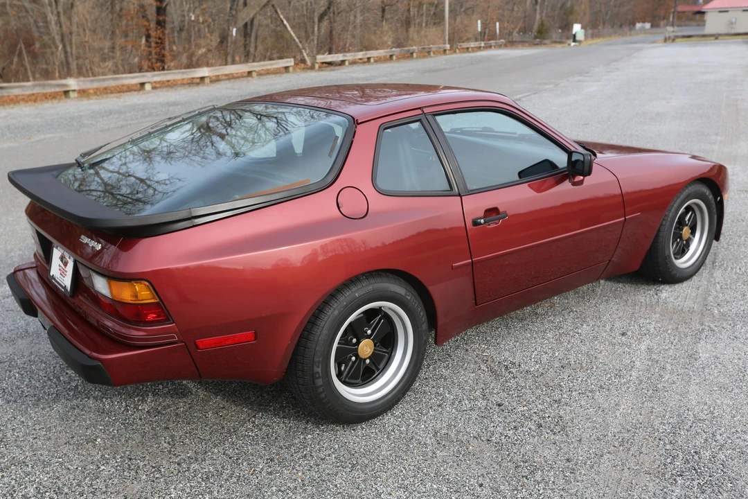 1985 Porsche 944 - Image 9 of 31