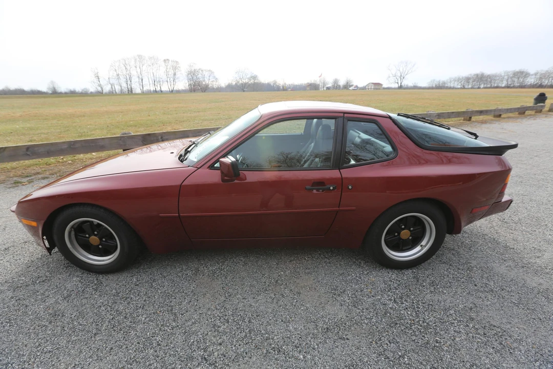1985 Porsche 944 - Image 16 of 31