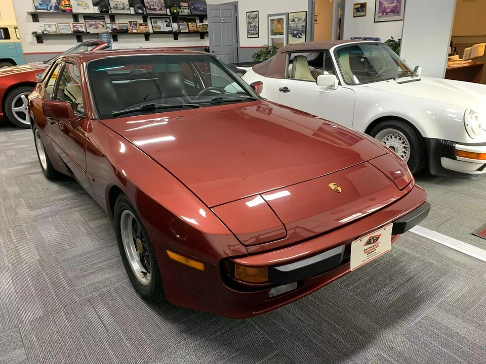1985 Porsche 944 - Image 6 of 31