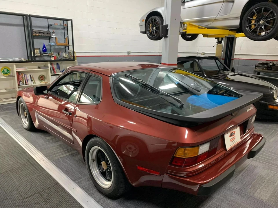 1985 Porsche 944 - Image 11 of 31