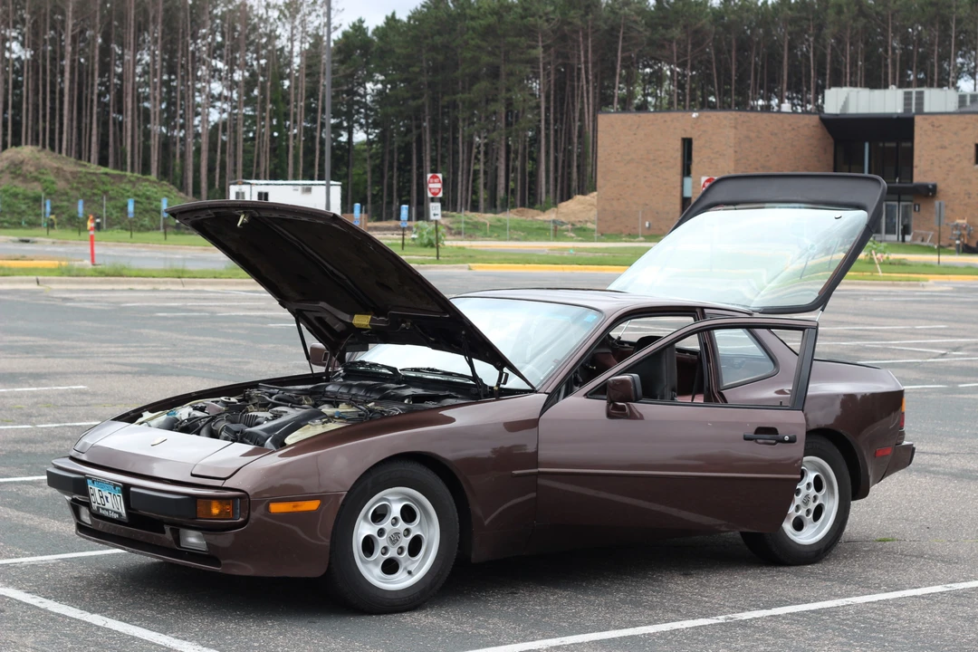 1985 Porsche 944 - Image 28 of 31