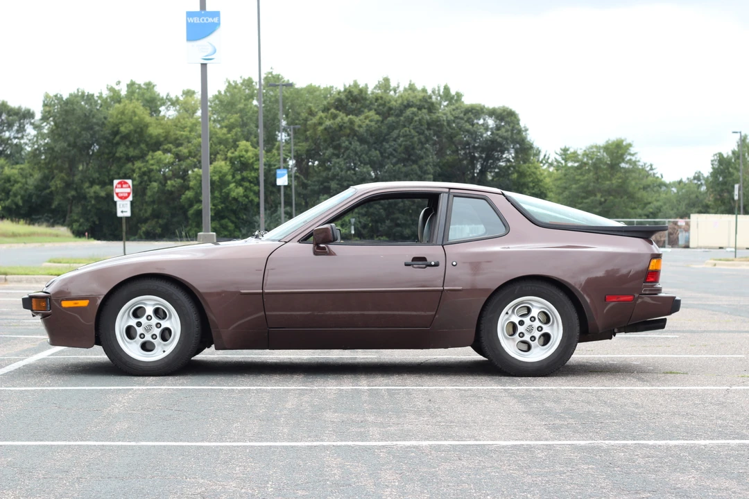 1985 Porsche 944 - Image 9 of 31