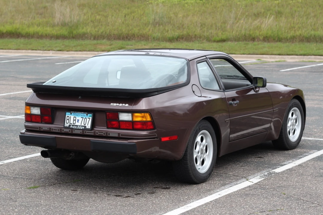 1985 Porsche 944 - Image 12 of 31