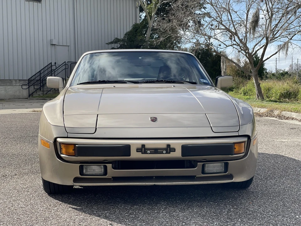 1985 Porsche 944 - Image 9 of 31