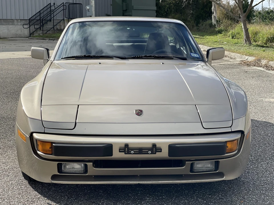1985 Porsche 944 - Image 10 of 31