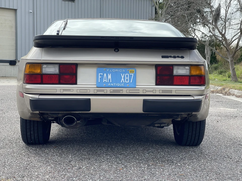 1985 Porsche 944 - Image 29 of 31
