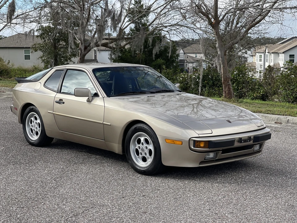 1985 Porsche 944 - Image 16 of 31