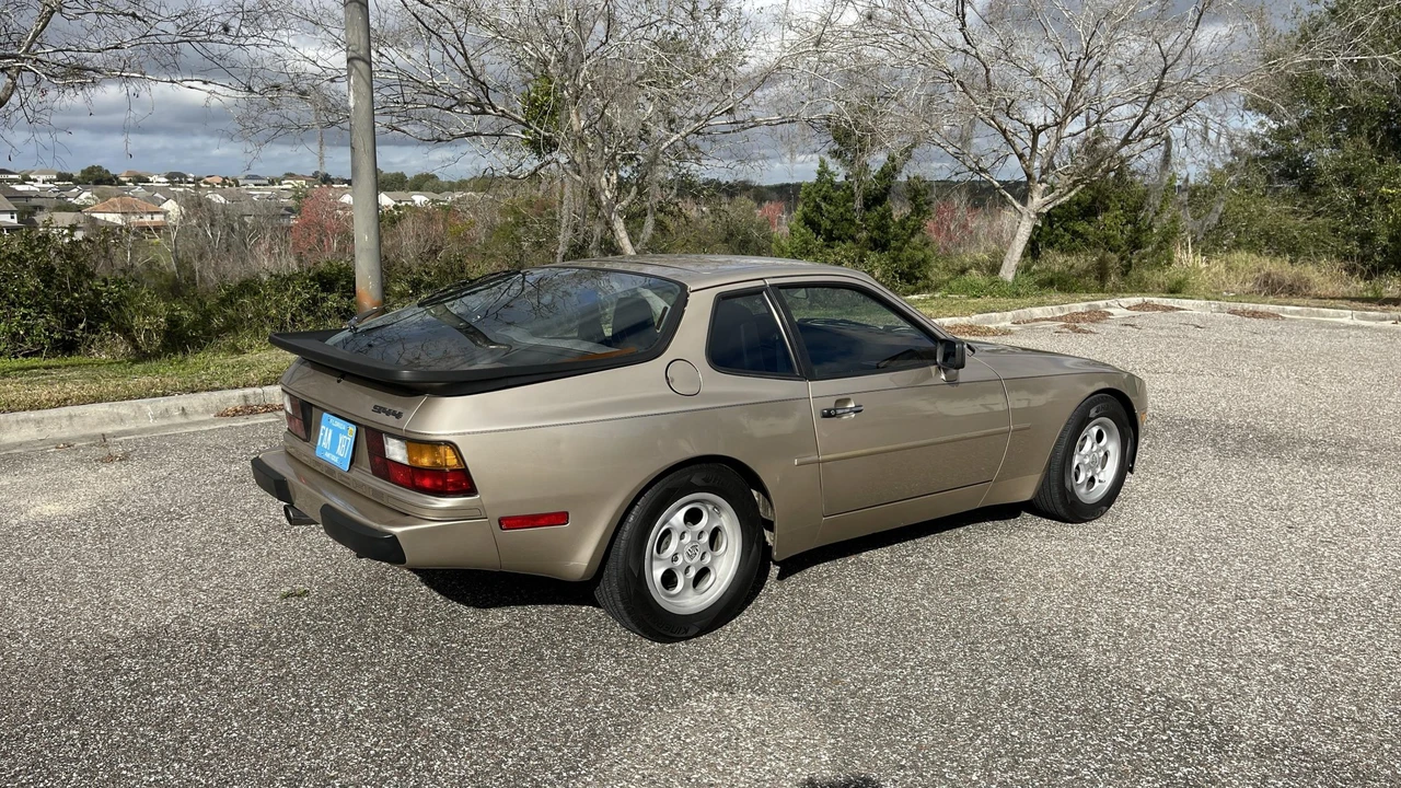 1985 Porsche 944 - Image 25 of 31