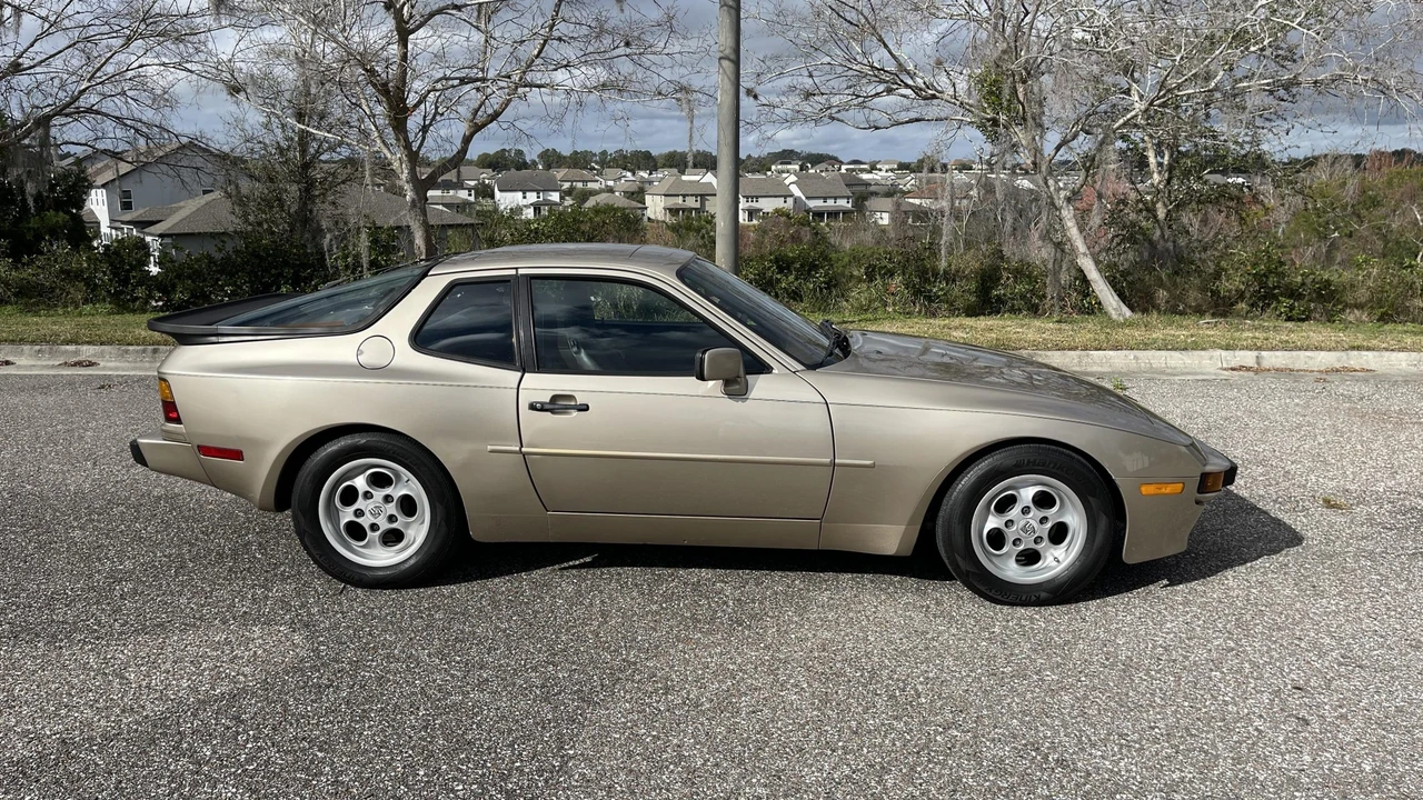 1985 Porsche 944 - Image 23 of 31
