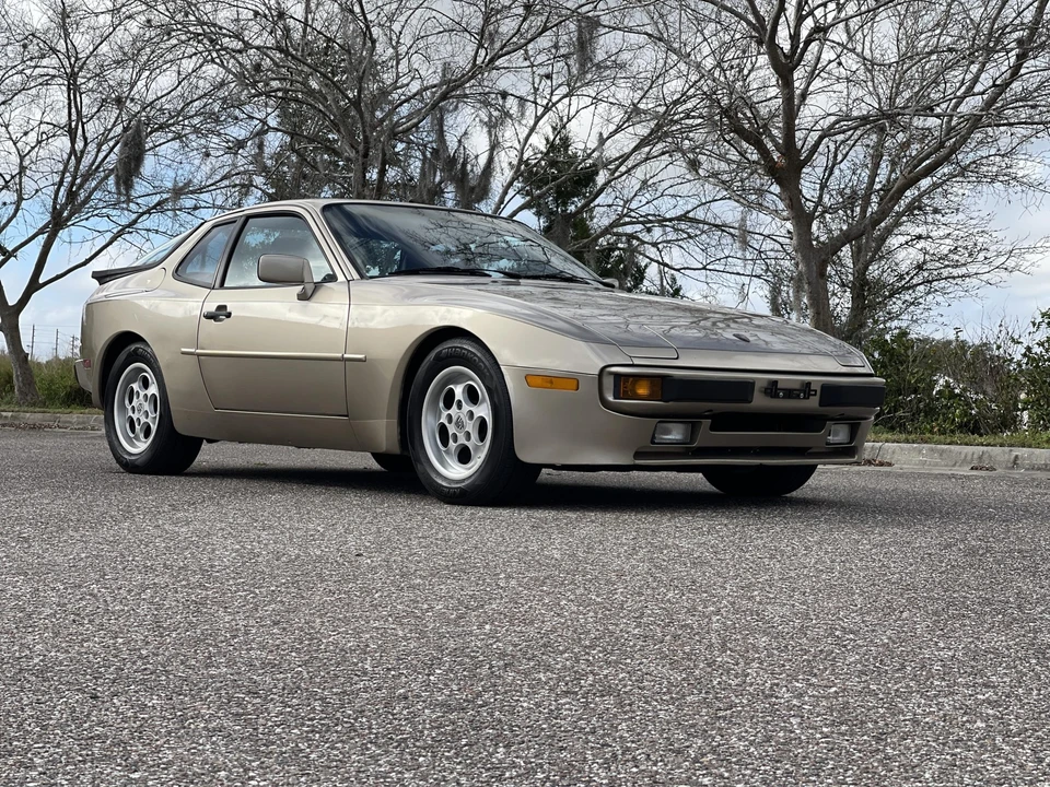 1985 Porsche 944 - Image 14 of 31