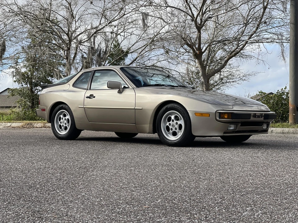 1985 Porsche 944 - Image 18 of 31