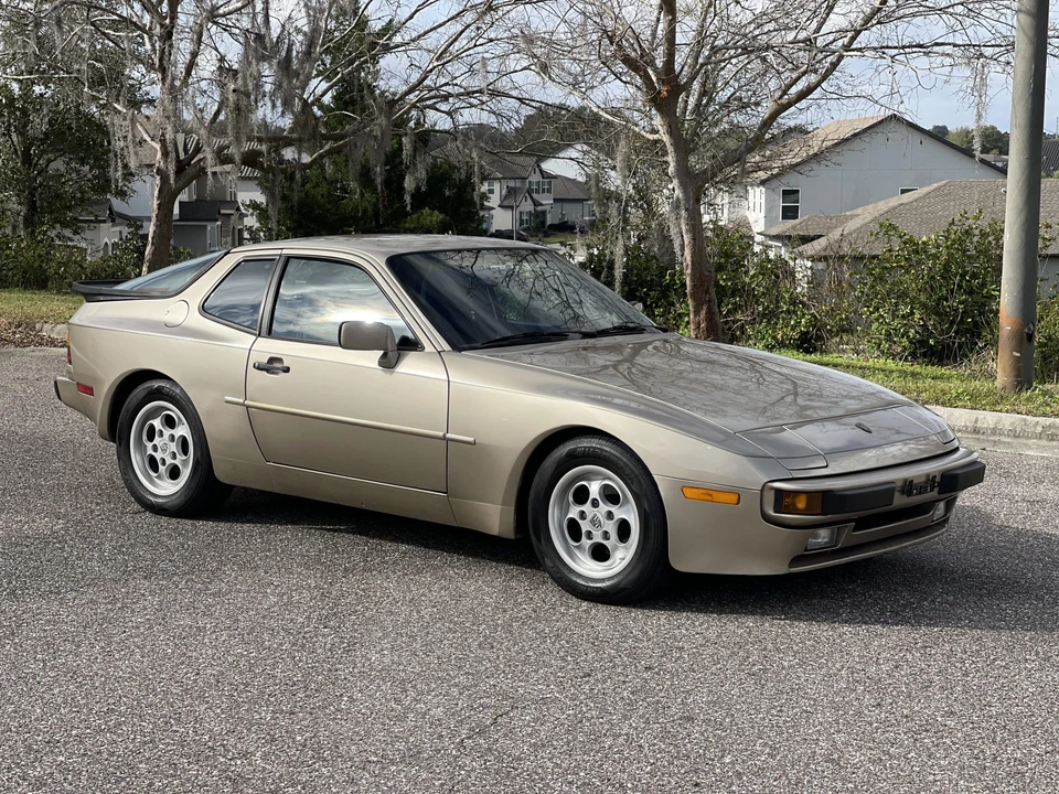 1985 Porsche 944 - Image 17 of 31