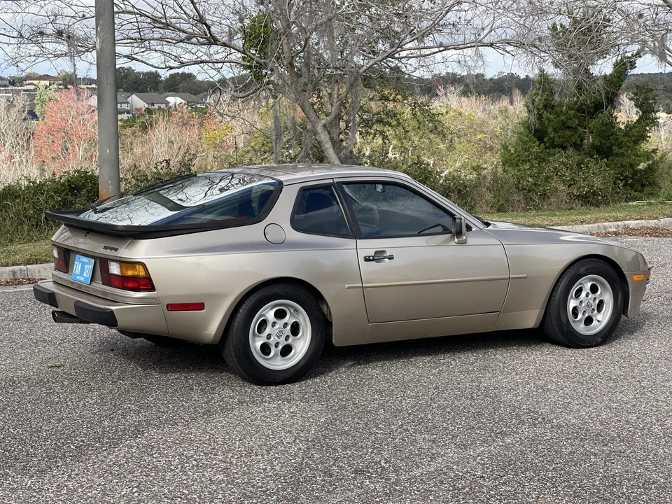 1985 Porsche 944 - Image 24 of 31