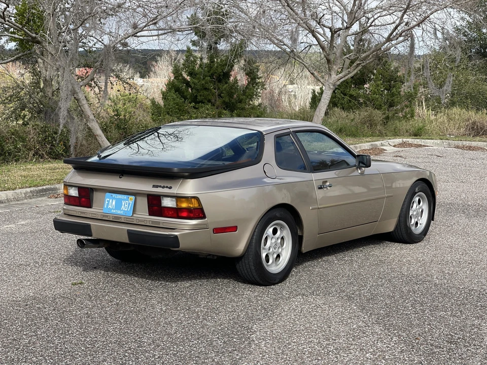 1985 Porsche 944 - Image 26 of 31