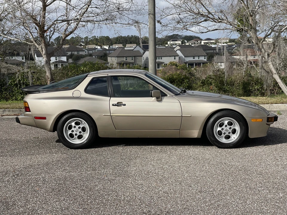 1985 Porsche 944 - Image 22 of 31