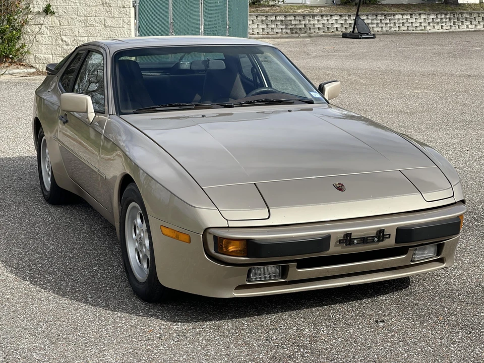 1985 Porsche 944 - Image 12 of 31