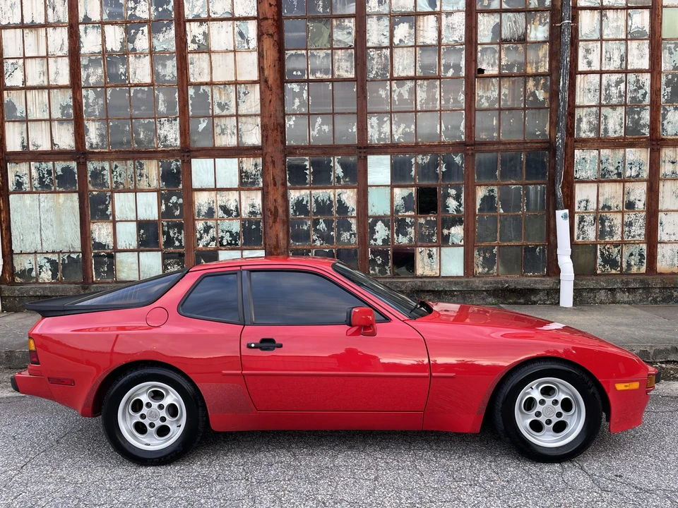 1985 Porsche 944 - Image 28 of 31