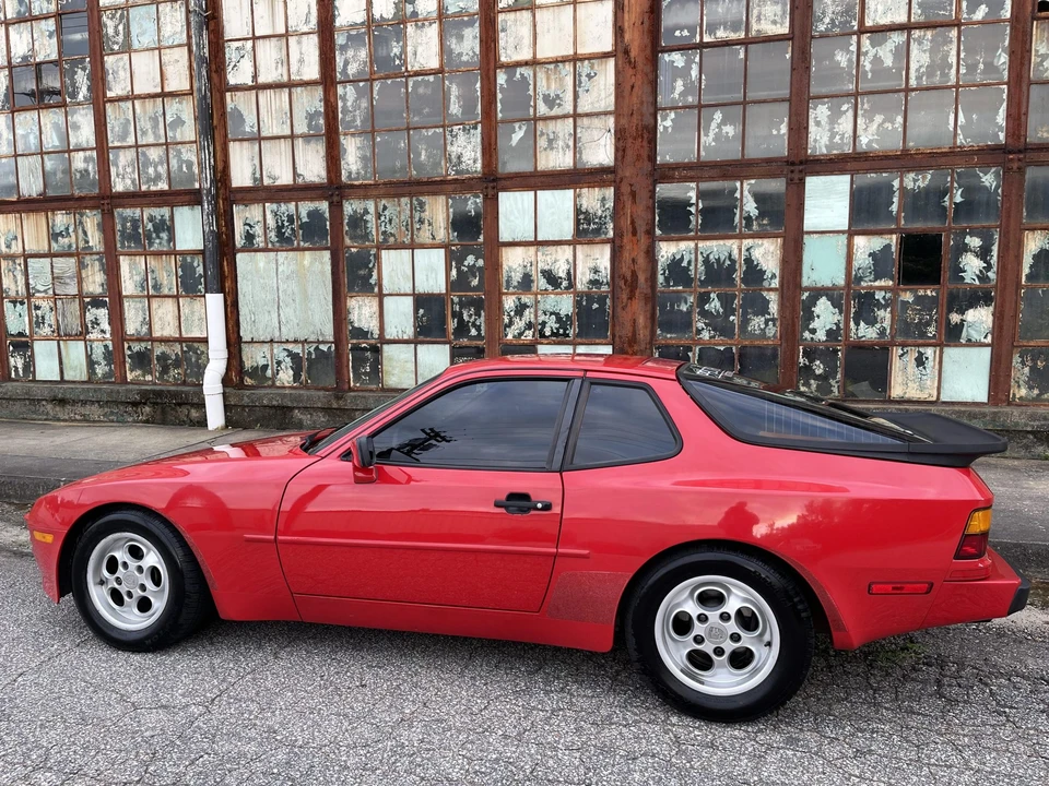 1985 Porsche 944 - Image 21 of 31