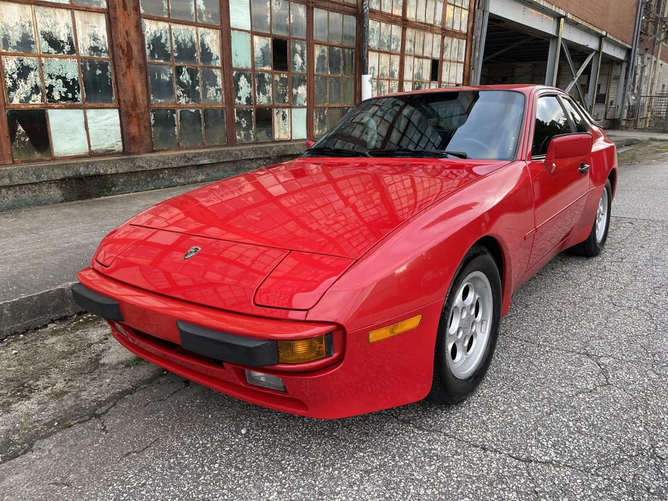 1985 Porsche 944 - Image 16 of 31